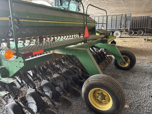 Image of John Deere 1590 equipment image 2