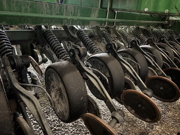 Image of John Deere 1590 equipment image 3