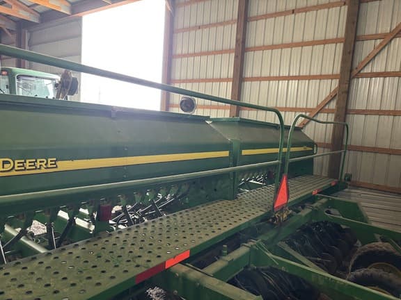 Image of John Deere 1590 equipment image 1