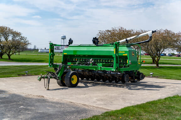 Image of John Deere 1590 equipment image 2