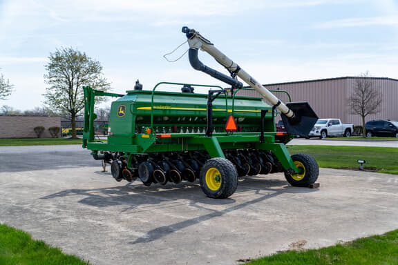 Image of John Deere 1590 equipment image 4