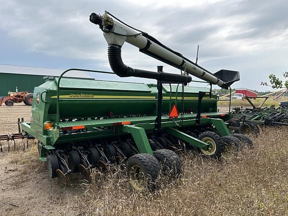 Image of John Deere 1590 equipment image 1