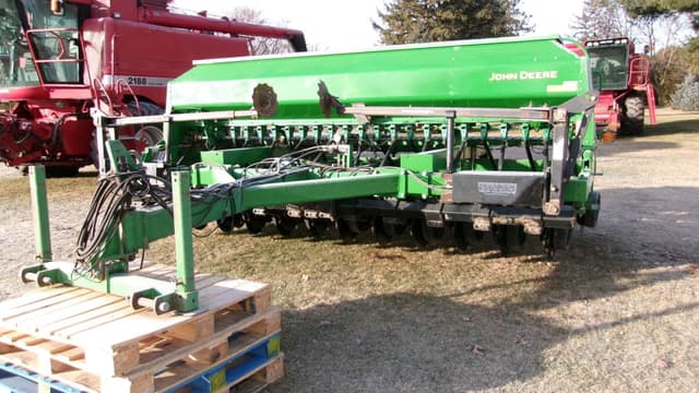 Image of John Deere 1590 equipment image 1
