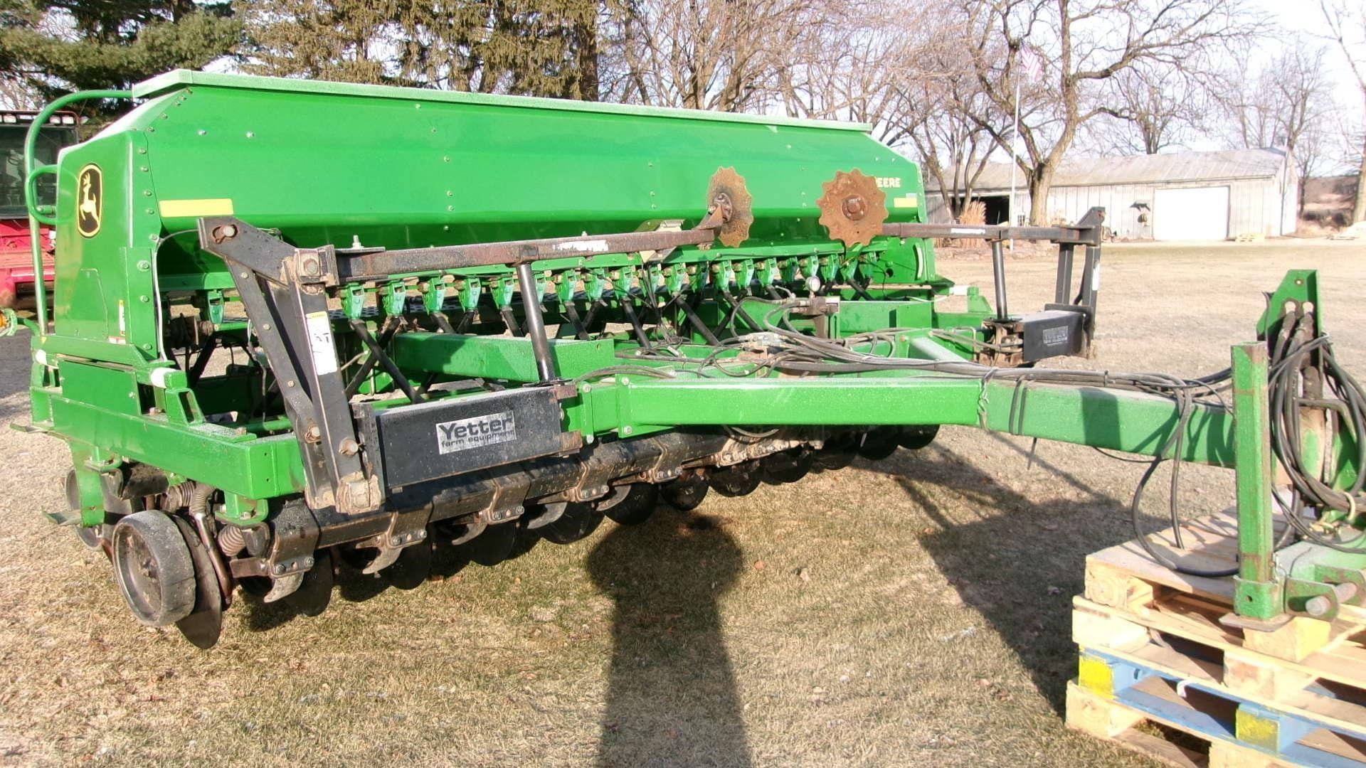 2003 John Deere 1590 Equipment Image0