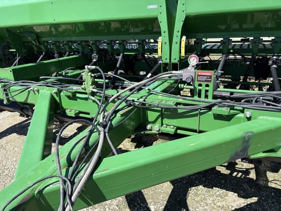 Image of John Deere 1590 equipment image 2