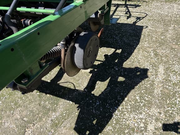 Image of John Deere 1590 equipment image 4