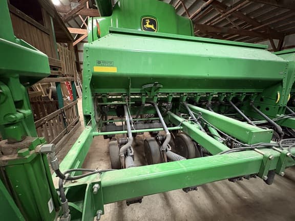 Image of John Deere 1590 equipment image 1