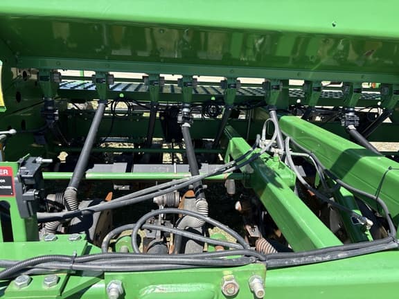 Image of John Deere 1590 equipment image 3