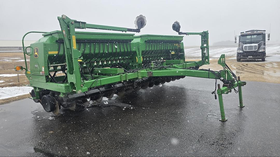 Image of John Deere 1590 Primary image