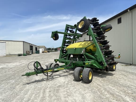 Image of John Deere 1690 equipment image 3