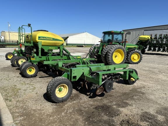 Image of John Deere 1690 equipment image 4