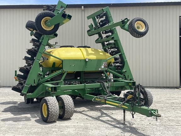 Image of John Deere 1690 Primary image