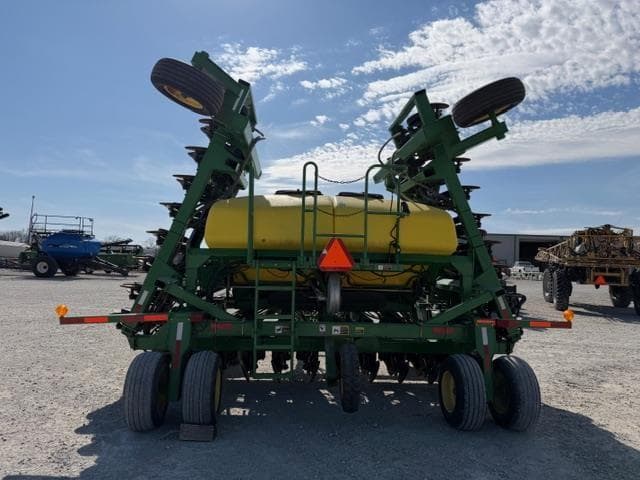 Image of John Deere 1690 equipment image 3