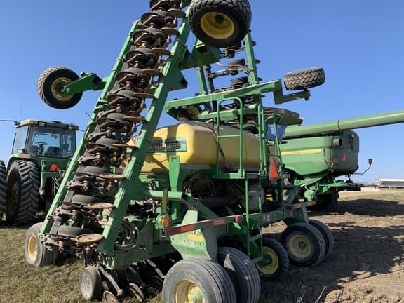 Image of John Deere 1690 equipment image 3