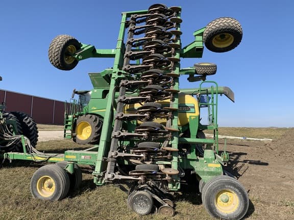 Image of John Deere 1690 equipment image 2