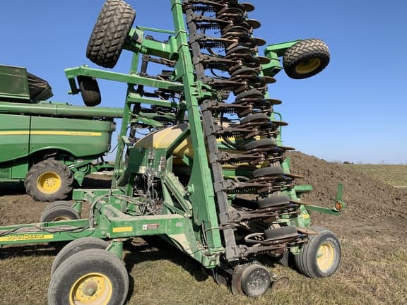 Image of John Deere 1690 equipment image 1