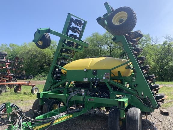Image of John Deere 1690 equipment image 1