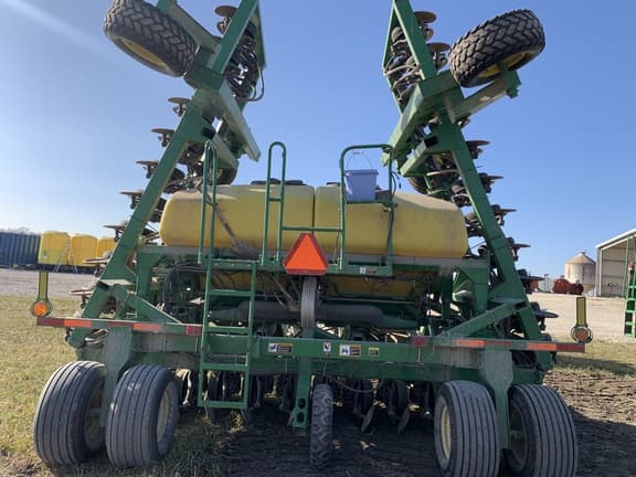 Image of John Deere 1690 equipment image 4