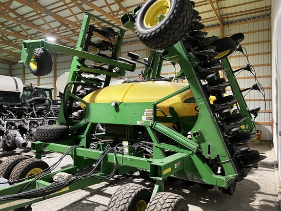 2003 John Deere 1690 Equipment Image0