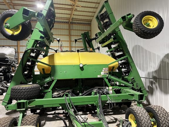 Image of John Deere 1690 equipment image 2