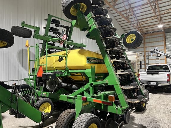 Image of John Deere 1690 equipment image 4