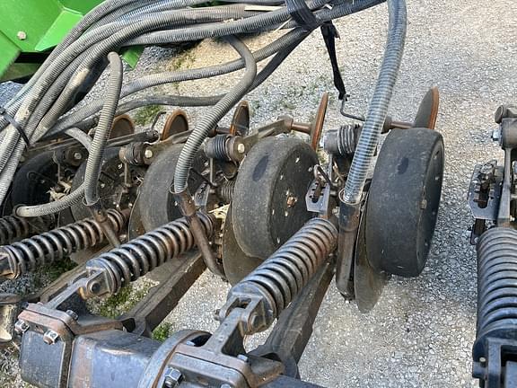 Image of John Deere 1690 equipment image 4
