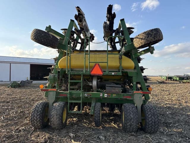 Image of John Deere 1690 equipment image 3