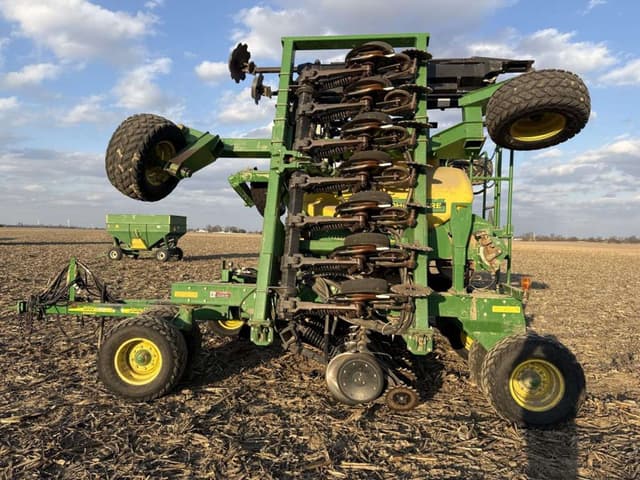 Image of John Deere 1690 equipment image 1