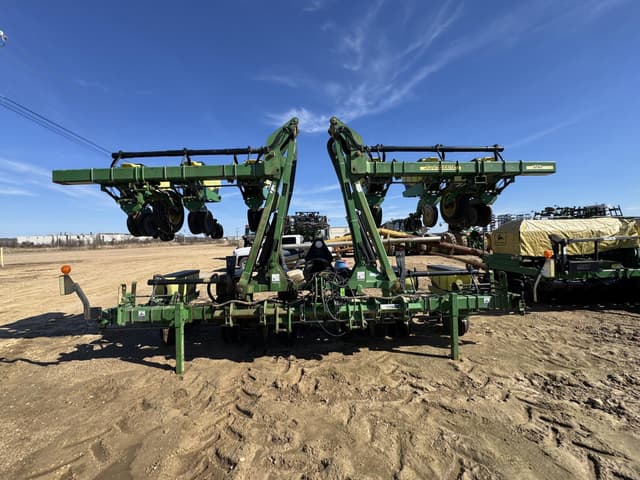 Image of John Deere 1720 equipment image 2