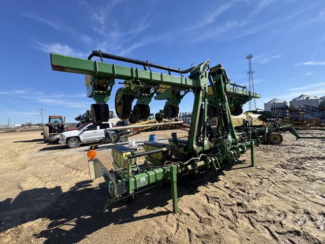 Image of John Deere 1720 equipment image 3