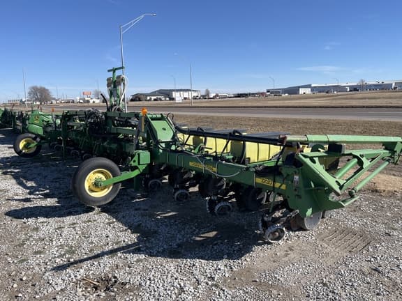 Image of John Deere 1720 equipment image 3