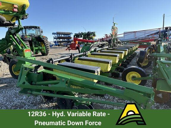 Image of John Deere 1720 Primary image