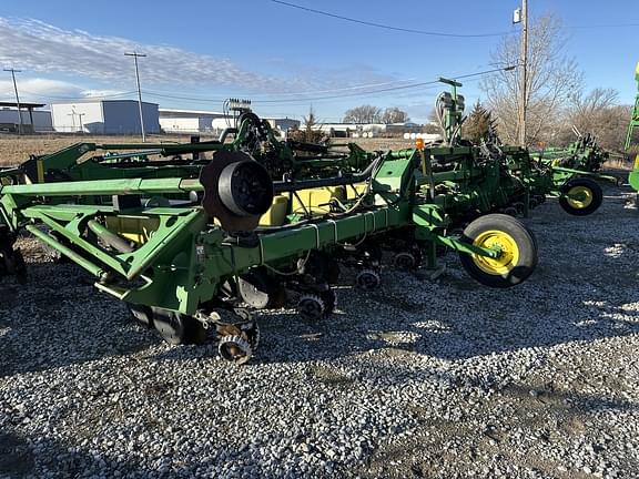 Image of John Deere 1720 equipment image 4