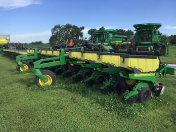 Main image John Deere 1720