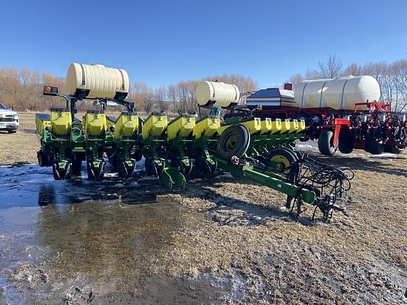 Image of John Deere 1750 Primary image