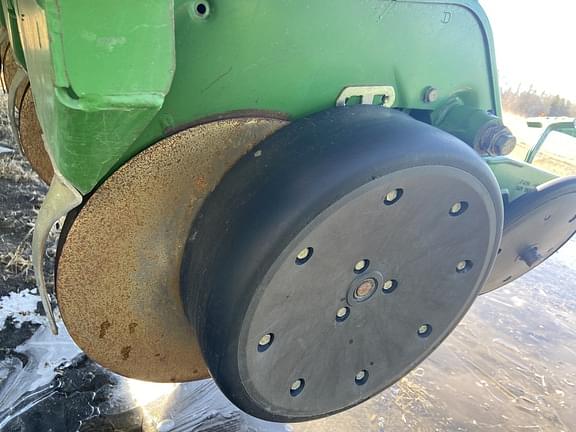 Image of John Deere 1750 equipment image 1