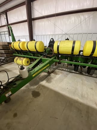 Image of John Deere 1750 equipment image 2
