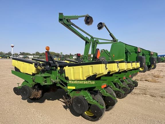 Image of John Deere 1760 equipment image 4