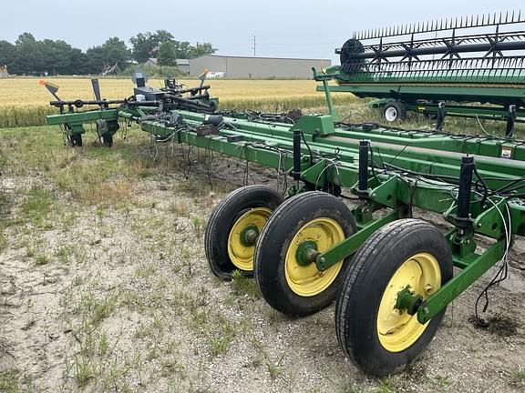 Image of John Deere 1770 equipment image 1
