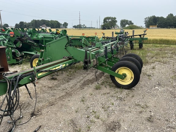 2003 John Deere 1770 Equipment Image0