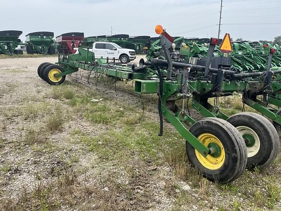 Image of John Deere 1770 equipment image 4