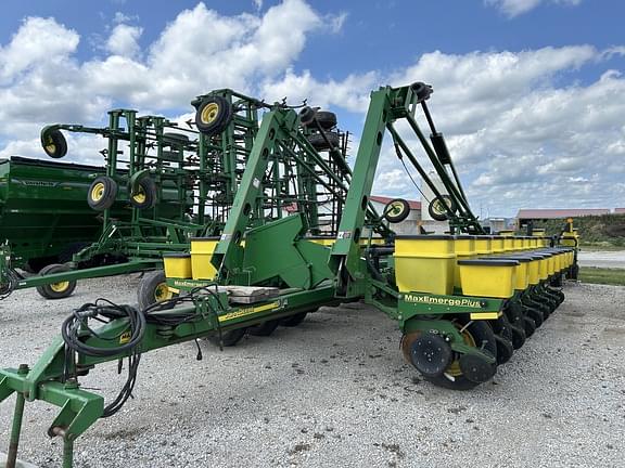 Image of John Deere 1770 equipment image 2