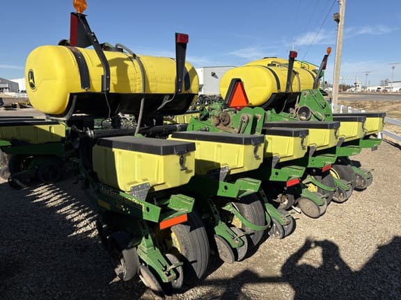 Image of John Deere 1770 equipment image 3