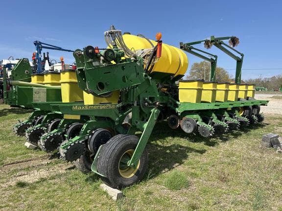 Image of John Deere 1770 equipment image 2