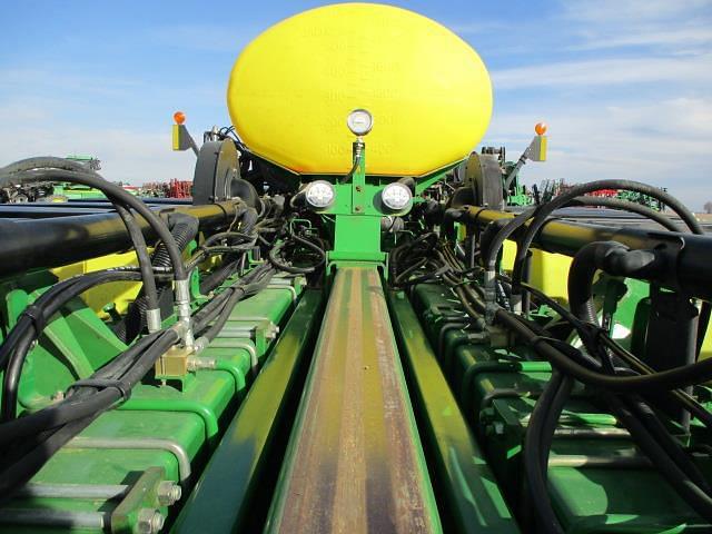 Thumbnail image John Deere 1770NT 33