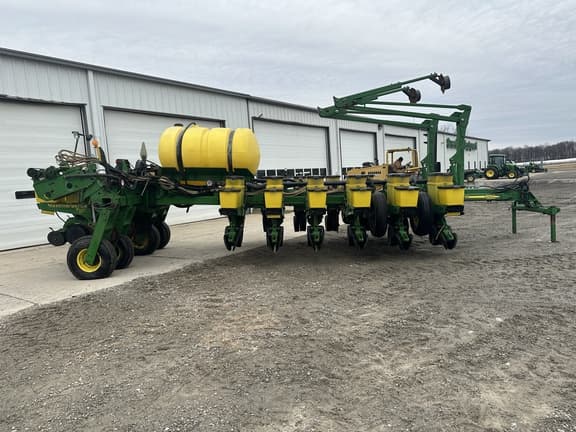 Image of John Deere 1770 equipment image 3