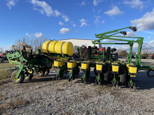 Image of John Deere 1770 equipment image 2