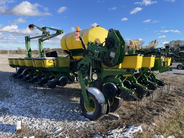 Image of John Deere 1770 equipment image 4