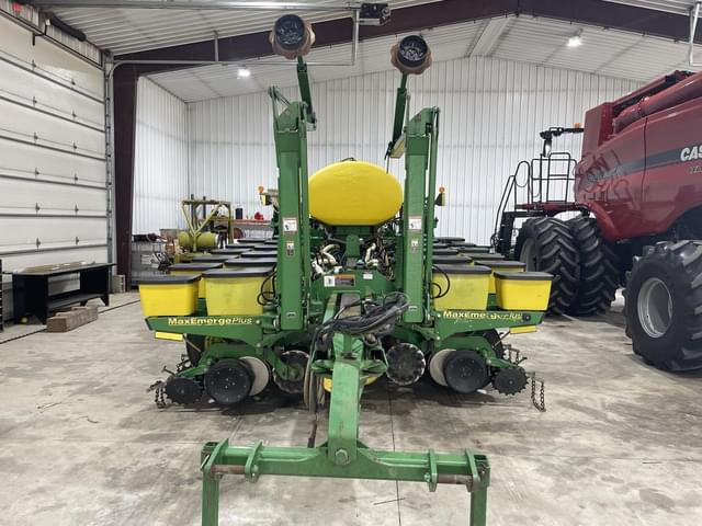 Image of John Deere 1770 equipment image 1