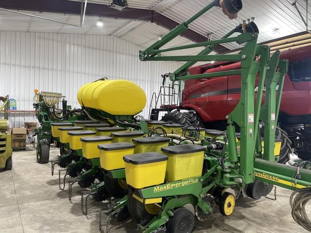Image of John Deere 1770 equipment image 2